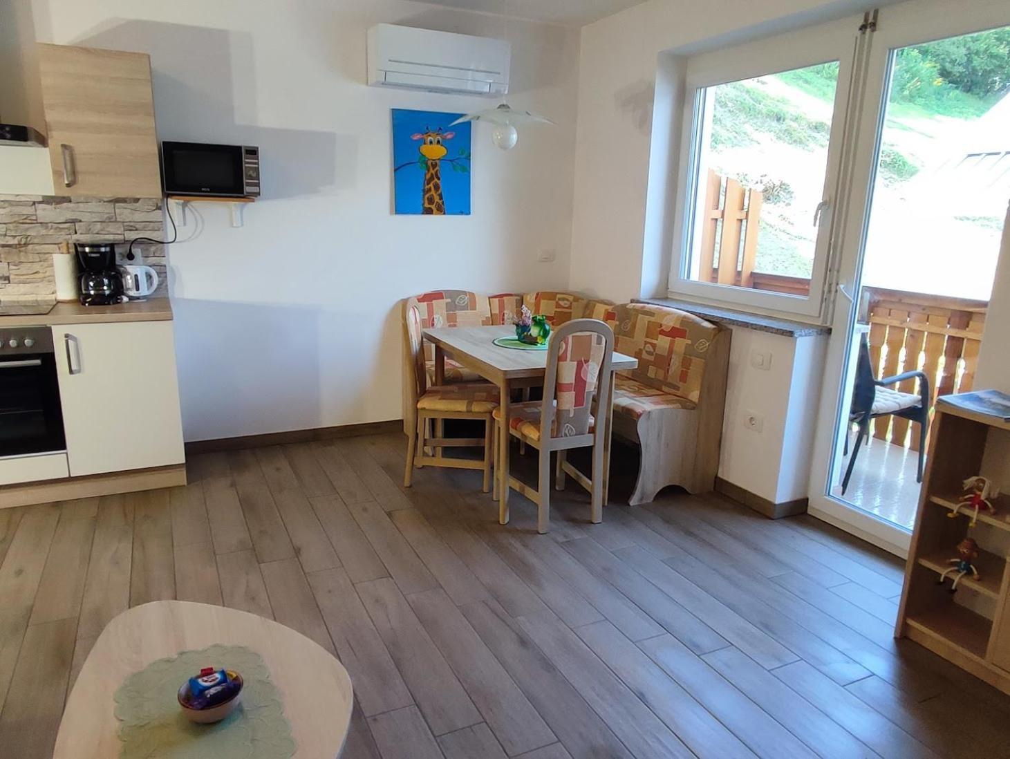 Apartments And Wellness Jelovca Radovljica Ngoại thất bức ảnh