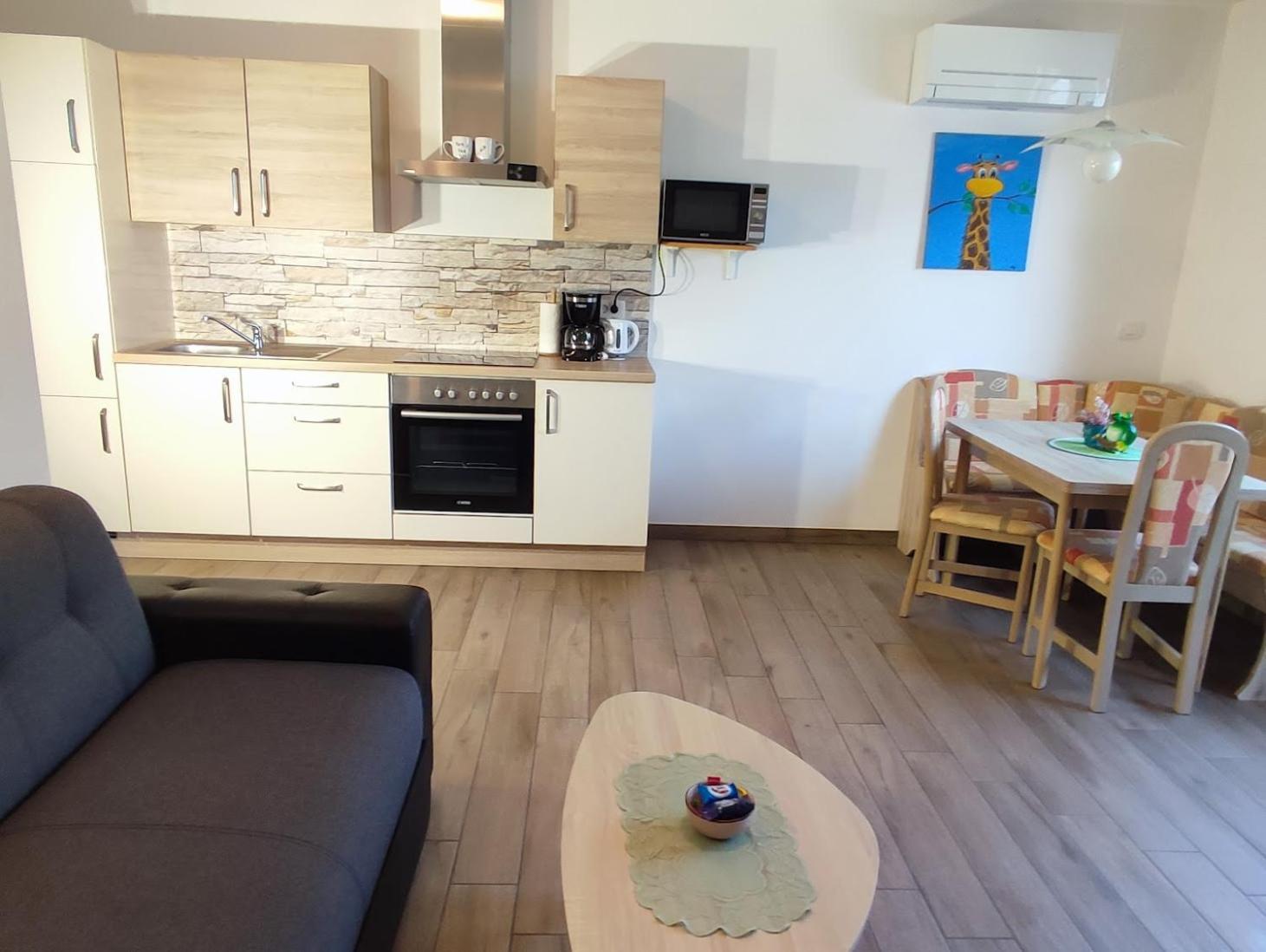 Apartments And Wellness Jelovca Radovljica Ngoại thất bức ảnh